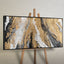 Malen mit Acrylfarbe auf Leinwand mit Rahmen